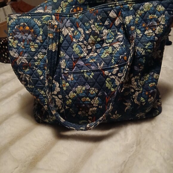 Vera Bradley Tote - Picture 1 of 1